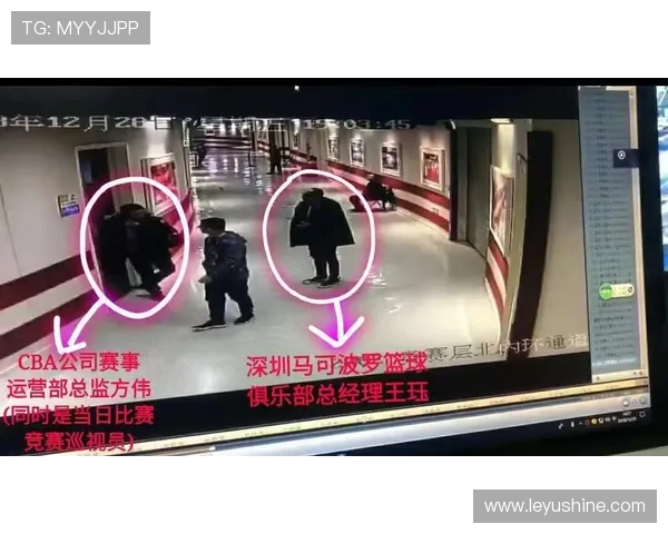 替补席纪律规则拆解：裁判如何判罚边线外违规行为？