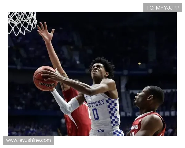 德阿龙·福克斯突破造犯规提升罚球效率拉开对阵利拉德差距